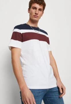 Pier One T-Shirt Print - White 11 Pier One T-Shirt Print - White -Pier One 17079094d7264a7fa54f852ac5770bd1