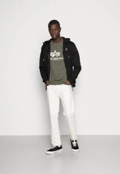 Pier One Sweater Met Rits - Black 8 Pier One Sweater Met Rits - Black -Pier One 66b30f9396fd4765bf92b3564ecc736e