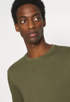 Pier One Longsleeve - Black/Dark Grey/Olive 15 Pier One Longsleeve - Black/Dark Grey/Olive -Pier One 74db2bd0cf184eec91d2263c1009cdf1