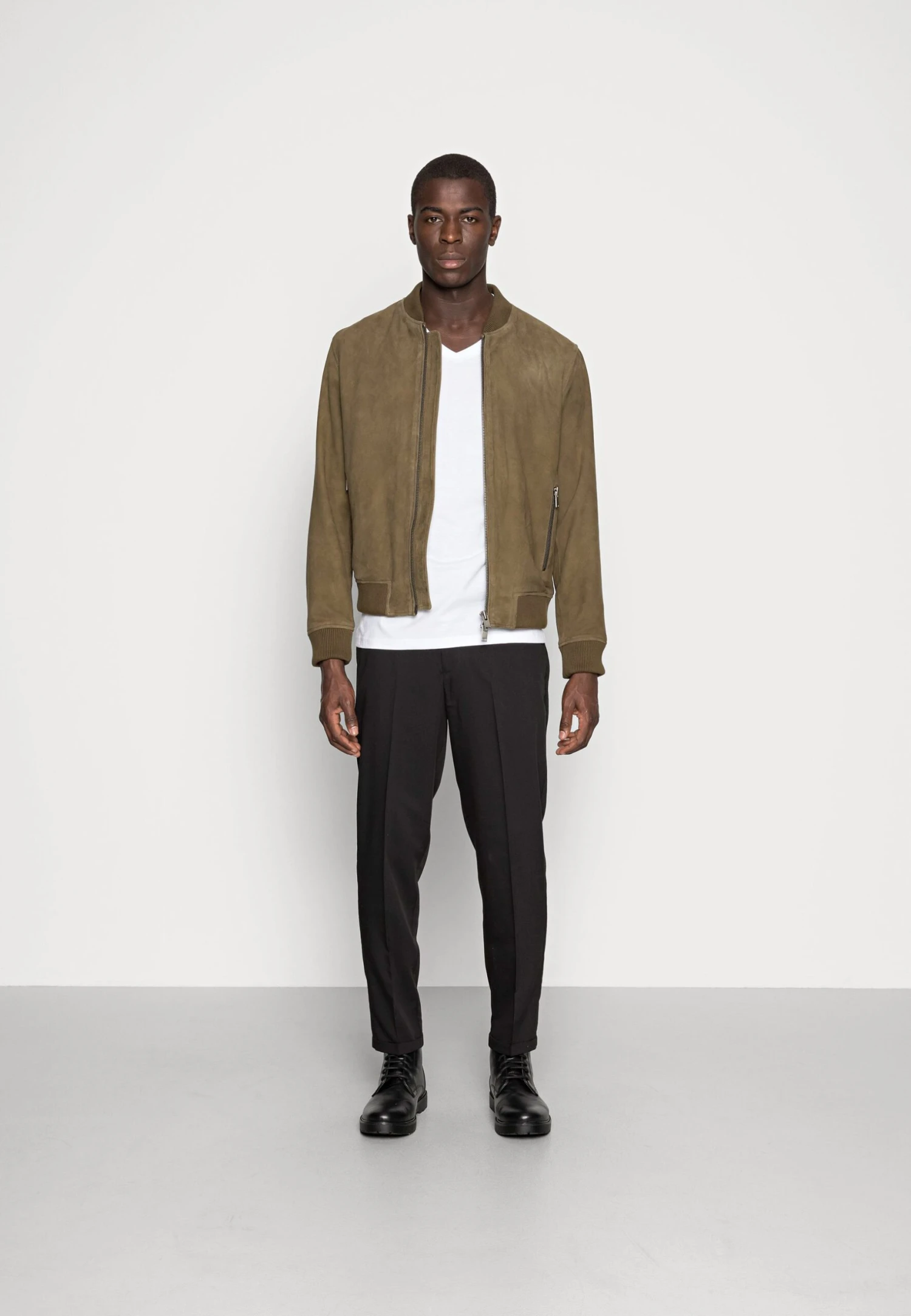 Pier One 3 Pack- T-Shirt Basic - White/Black/Light Grey 3 Pier One 3 Pack- T-Shirt Basic - White/Black/Light Grey