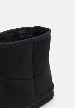 Pier One Korte Laarzen - Black -Pier One b5134353af6f4088afcacf31a3365e5d